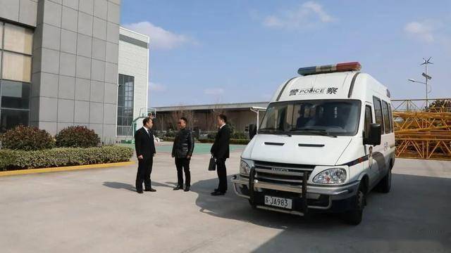 乐鱼体育 官方平台-上海久事发布备战花絮，今夜外线爆发，德甲任务艰巨，纪律约束更严格