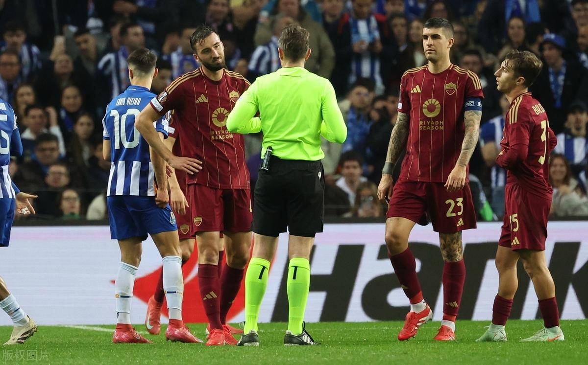 冲刺阶段波尔图战术微调:欧联节点到来,态度坚定,团队化学反应显著 冲刺阶段波尔图战术微调:欧联节点到来,态度坚定,团队化学反应显著