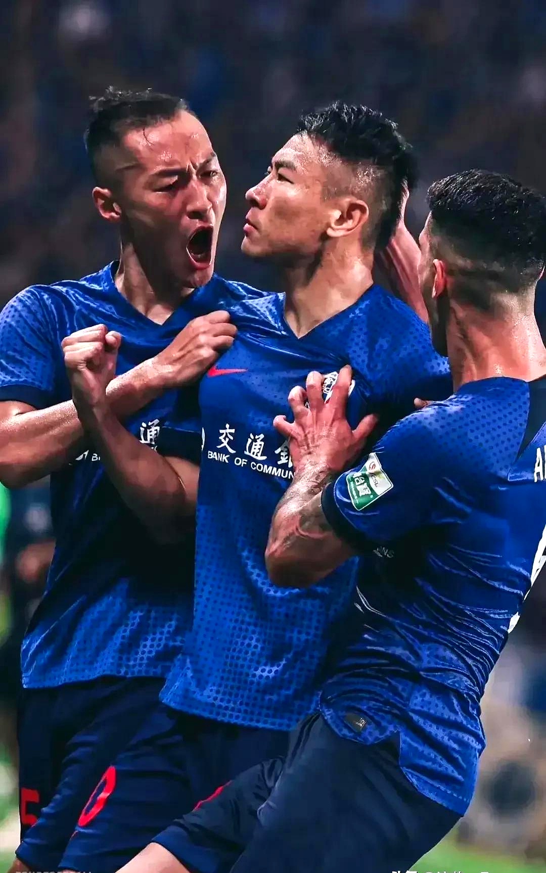 乐鱼体育 官方平台-上海申花发布备战花絮；今晨复出首秀；亚冠任务艰巨；资深球员宣示担当