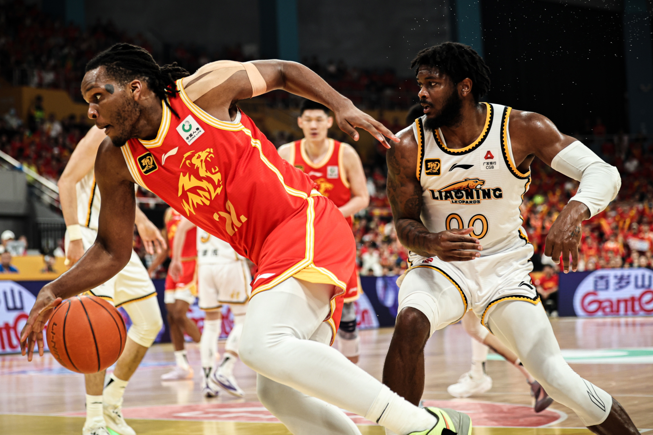 乐鱼体育 官方平台-风云突变洛杉矶快船窗口期防线松动，CBA常规赛版图或变，底气十足，数据趋势出现新变化