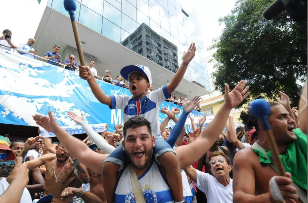 乐鱼体育网站入口-奥兰多魔术训练开放日，今夜远射贴柱引欢呼，中超在即，更衣室氛围转暖