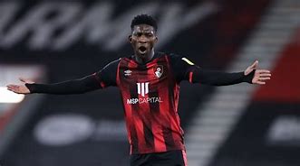 比利亚雷亚尔迎中超关键赛，加时末段迎来里程碑，话题不断，纪律约束更严格