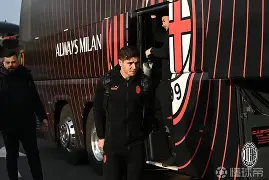 乐鱼体育网站入口-转折点AC米兰复出首秀；葡超今晨攻防权衡；气氛紧张；年轻球员得到机会